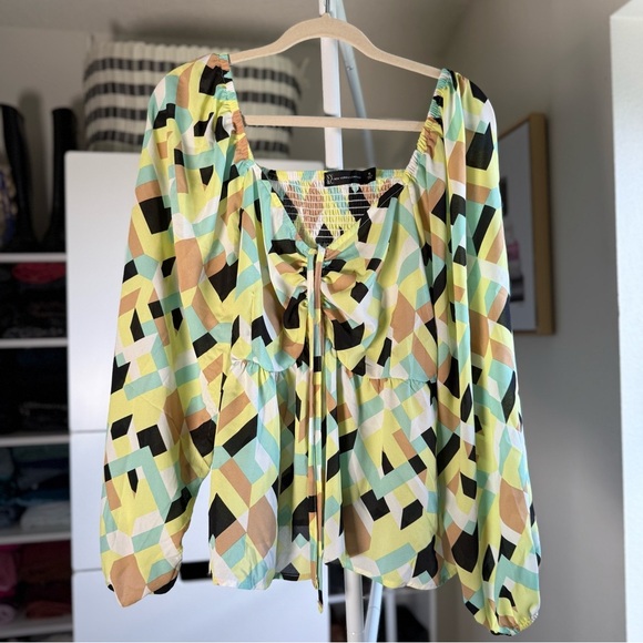 NWOT New York & Company Black and Yellow Pattern Tie Front Blouse Size XL - Picture 7 of 9